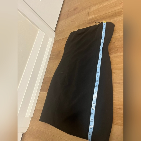 Dress - Mini tube dress with straps at the back - Picture 4 of 9